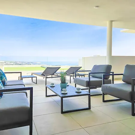 Modern 2 Bed Ground Floor Cortesin アパート