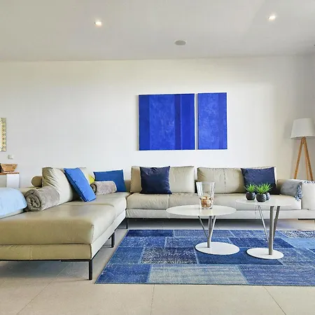 アパート Modern 2 Bed Ground Floor Cortesin カサーレス
